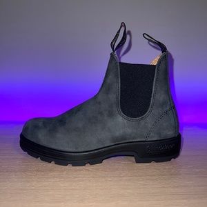 Blundstone #587 Chelsea Boot Rustic Black (New in box)!